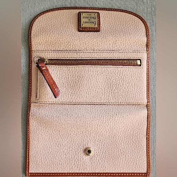 Dooney & Bourke Pink Leather Wallet - Picture 4 of 4